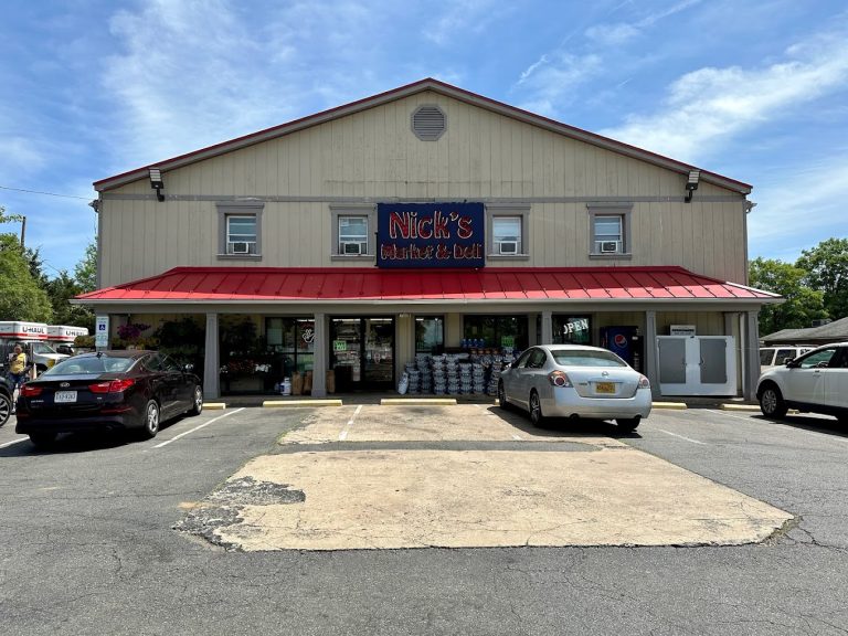 nicks market and deli 768x576